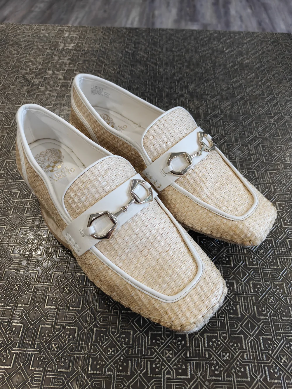 Vince Camuto Marynis Woven Loafers Great shape size 10